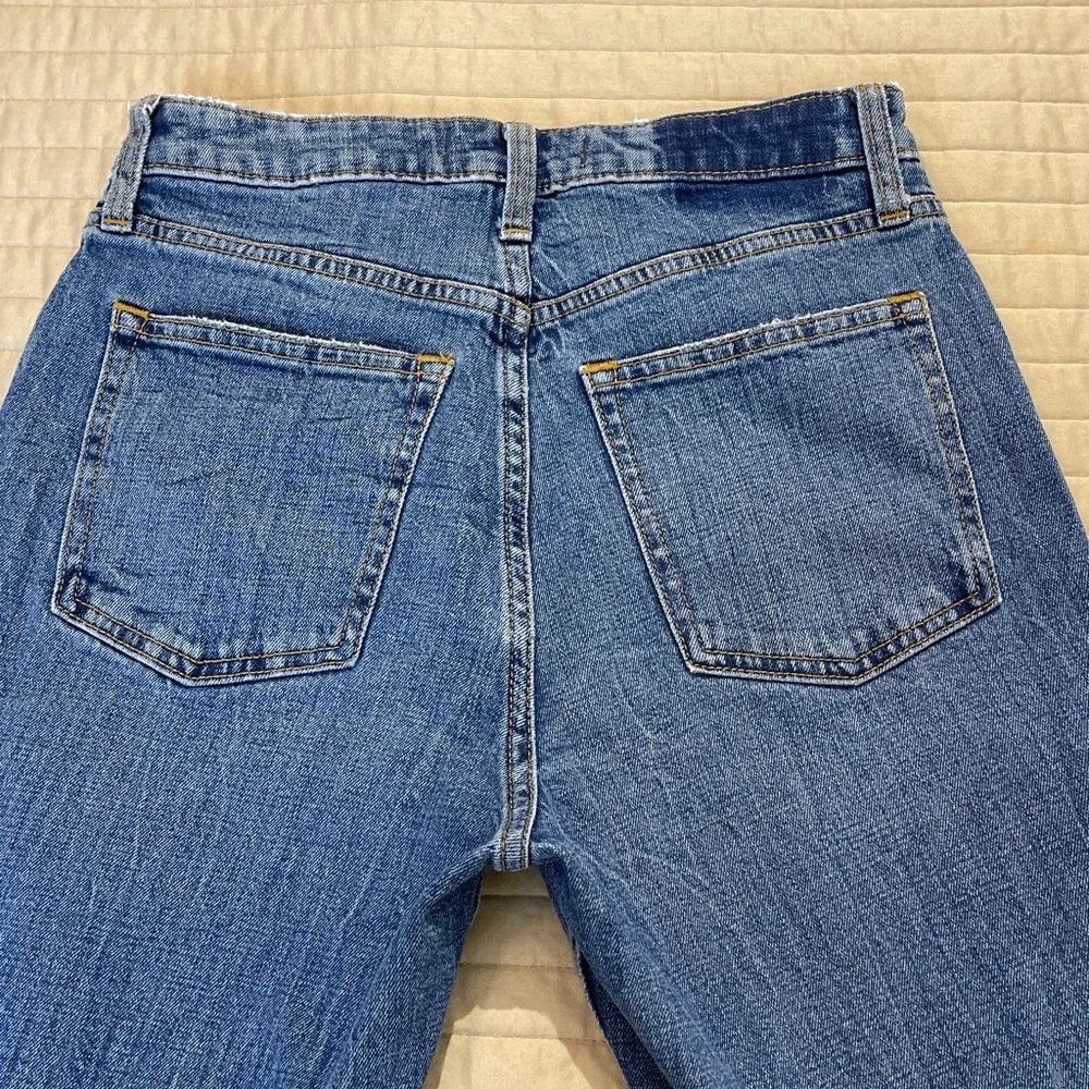 Abercrombie & Fitch THE SKINNY HIGHRISE WOMENS 27/4 R Ripped Blue Jeans